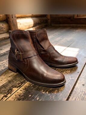 QUT Western Ankle Boot for Women Leather Low Casual Buckle Bootie Size 10